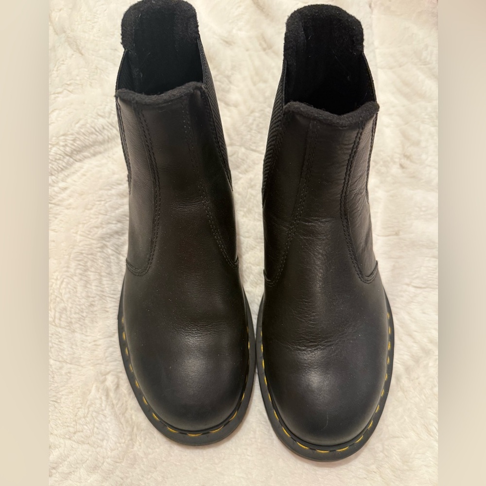 Dr. Martens 2976 Chelsea Boots